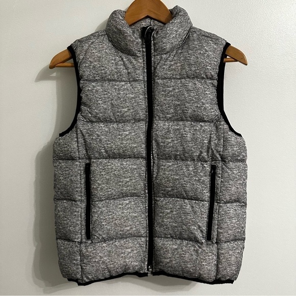 GAP Other - NWOT GAP Boys Marl Heather Gray Black Warmest PuffeR vest size Large